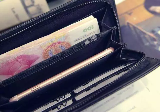 錢包放這三樣物品, 會越來越有錢,有錢人都這樣做