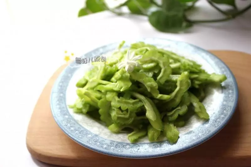 春節宴客必備,5道涼拌菜好吃簡單,下酒下飯,比大魚大肉受歡迎