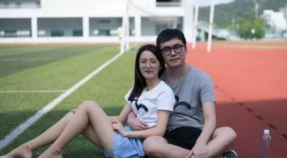 妻子車禍去世,丈夫打殘肇事司機,十年後出獄回到家,他傻住