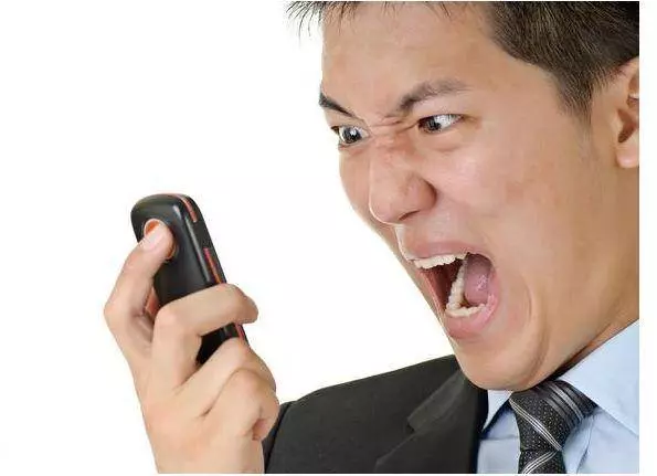 他睡覺不能打擾,老婆快生半夜肚子疼喊醒他挨罵,天亮接電話癱地