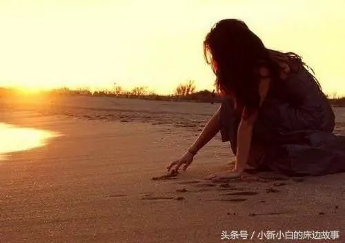 兒媳每次產檢都不肯我陪,偷跟過去看到她手裡拿著枕頭,我楞住了