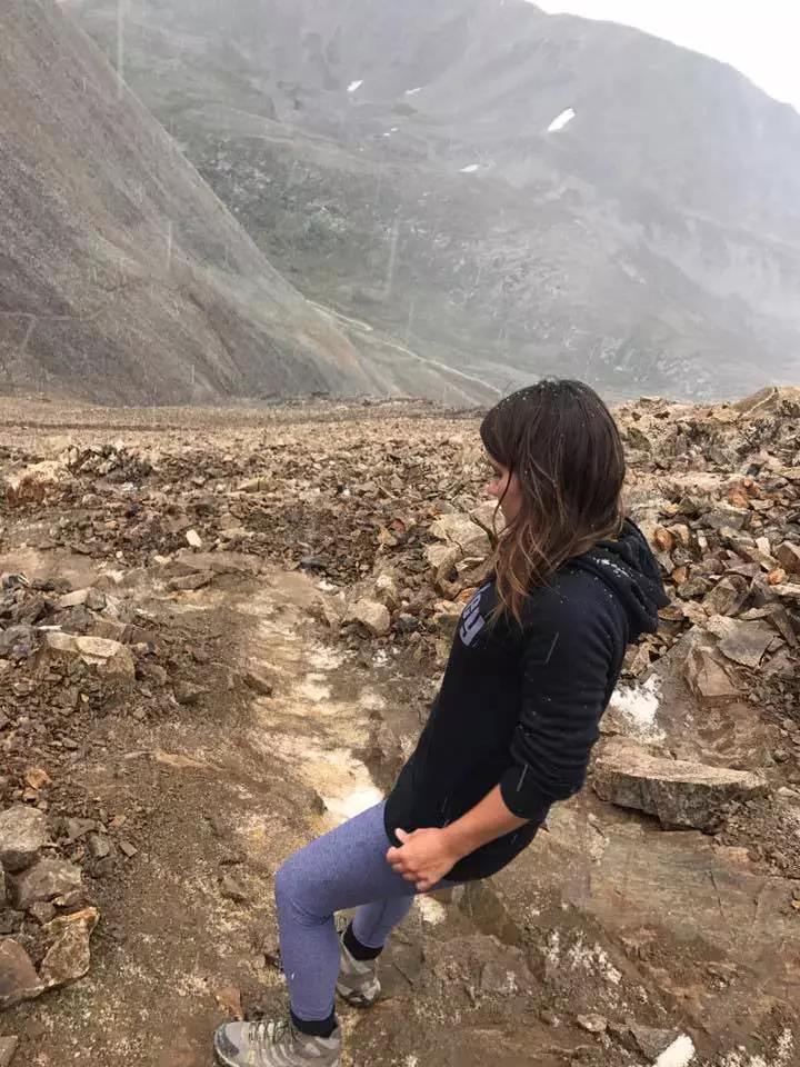 她堅持爬上「晚上會傳出哭聲」的山 結果找到的生命讓大家都淚謝