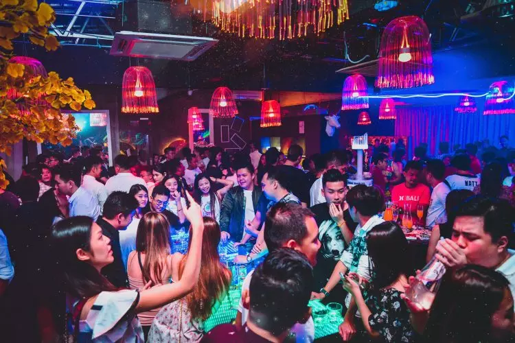 KL獨一無二的Drinking Game Bar!一開業就天天爆滿!你不知道就OUT啦!