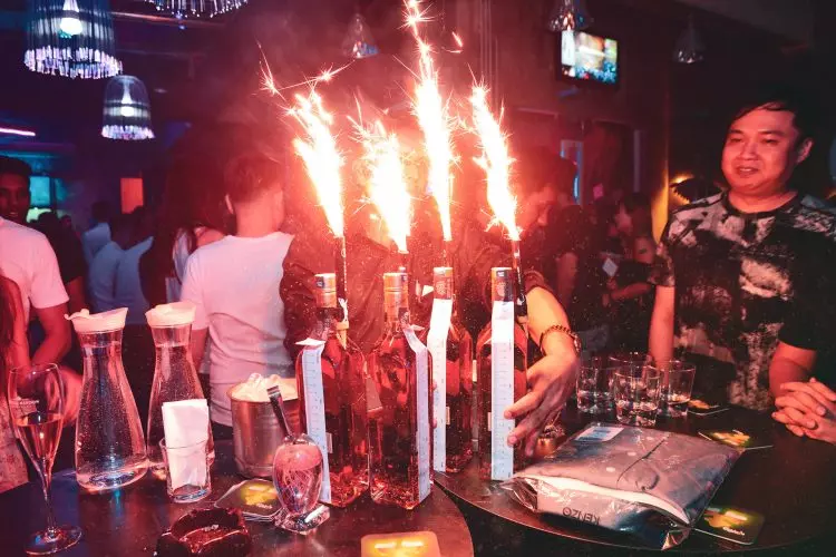 KL獨一無二的Drinking Game Bar!一開業就天天爆滿!你不知道就OUT啦!