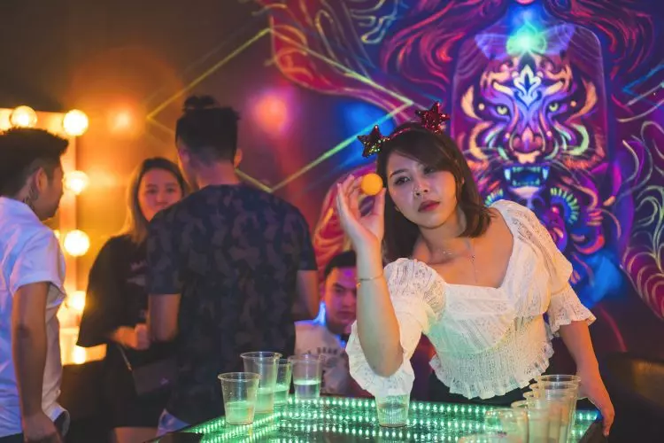KL獨一無二的Drinking Game Bar!一開業就天天爆滿!你不知道就OUT啦!