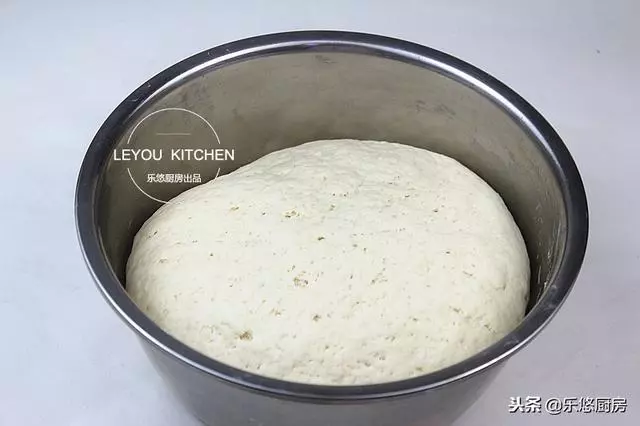 1碗麵粉、1包牛奶、1個雞蛋,烙好的餅和麵包一樣好吃