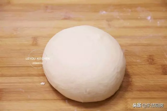 1碗麵粉、1包牛奶、1個雞蛋,烙好的餅和麵包一樣好吃