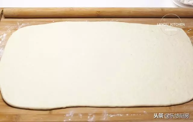 1碗麵粉、1包牛奶、1個雞蛋,烙好的餅和麵包一樣好吃