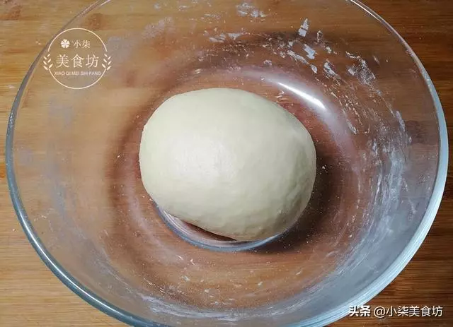 麵粉里加一個雞蛋,不用電飯鍋,不用烤箱,簡單一做比麵包還好吃
