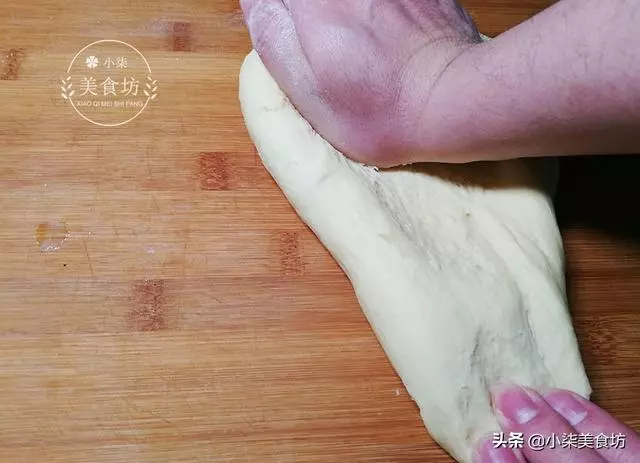 麵粉里加一個雞蛋,不用電飯鍋,不用烤箱,簡單一做比麵包還好吃