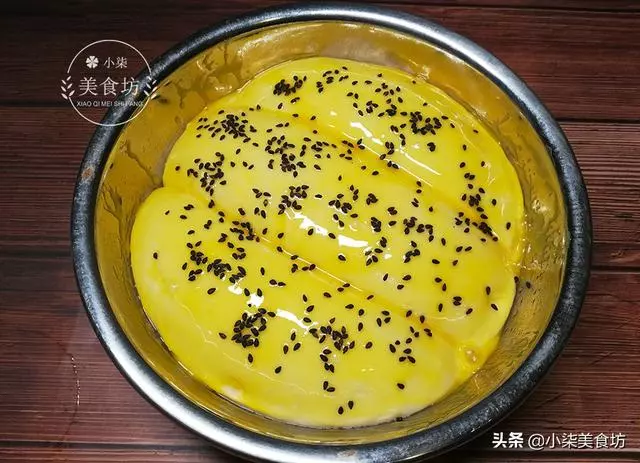 麵粉里加一個雞蛋,不用電飯鍋,不用烤箱,簡單一做比麵包還好吃