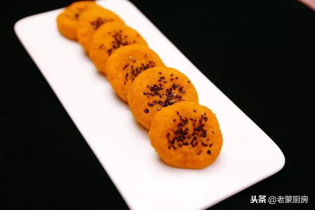 1塊南瓜,1把糯米粉,不用油煎的餅,在家給寶寶做,健康又放心