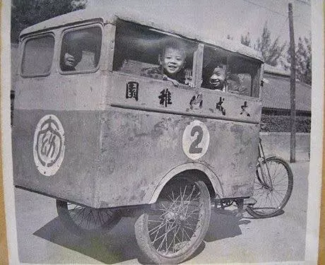 古董級的「人力娃娃車」不是每個古早小孩都能搭! 原來只有「這身分背景」的人才可以搭!