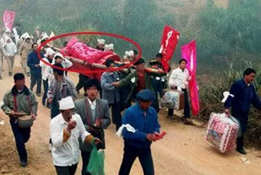 愛了16年,準新娘車禍身亡,男友「選擇冥婚 」…人鬼情未了,冥婚究竟是對或錯?