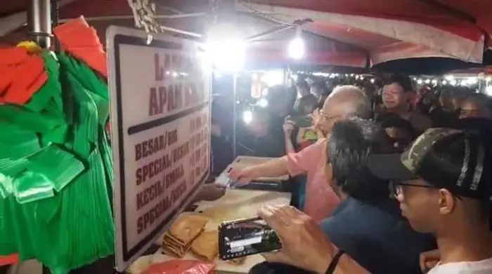 納吉嘲:自拍執照哪申請?