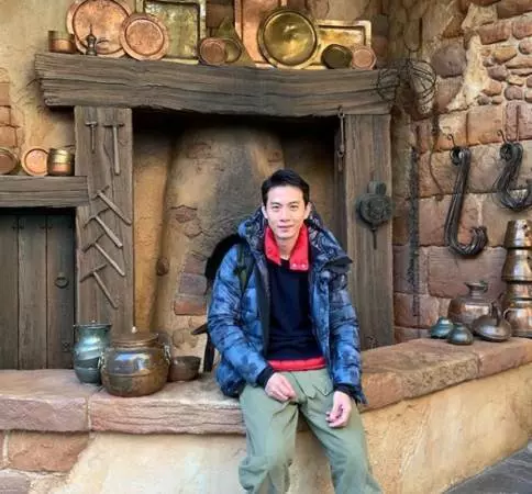 是好爸爸也是好兒子。這個豬年,戚玉武攜白薇秀, 帶孩子回廣州陪父母過年