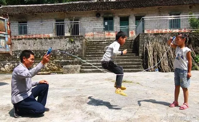 舅父養育我十多年,結婚時他不請自來,我直接把他轟走了