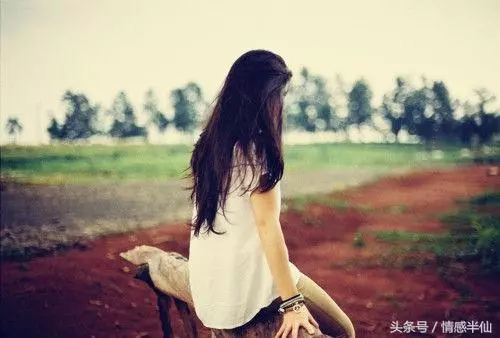 兒子哭求晚上別去幹活,以為是擔心我,看到攝像頭的畫面,我瘋了