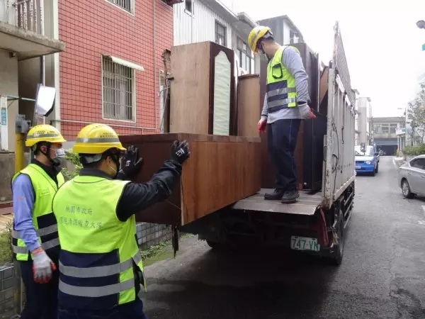 親戚私房錢53000元藏枕頭套 他不知情當垃圾丟掉