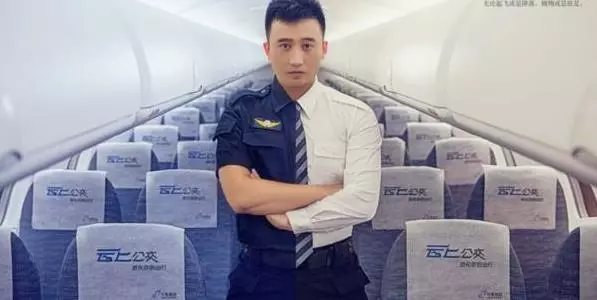 出國時,在機場絕對要小心的「一句話」,背包客:聽到這句,能閃多遠就閃多遠,冒的是賠掉自己一生的風險