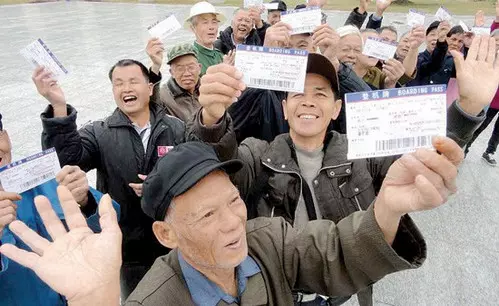 出國時,在機場絕對要小心的「一句話」,背包客:聽到這句,能閃多遠就閃多遠,冒的是賠掉自己一生的風險