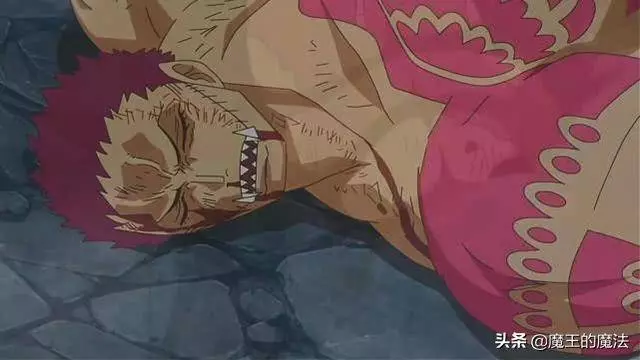 海賊王871集:男子漢卡塔庫栗神話被破,路飛的舉動,讓人欽佩