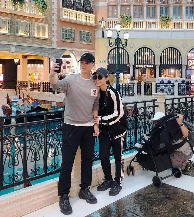 明星情感:「胡杏兒」拍拖以結婚為前提:他教我做回小孩 !