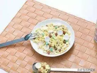 春節聚餐大吃大喝,服藥後這幾種食物您可千萬別碰!