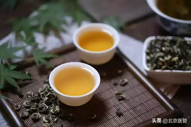春節聚餐大吃大喝,服藥後這幾種食物您可千萬別碰!