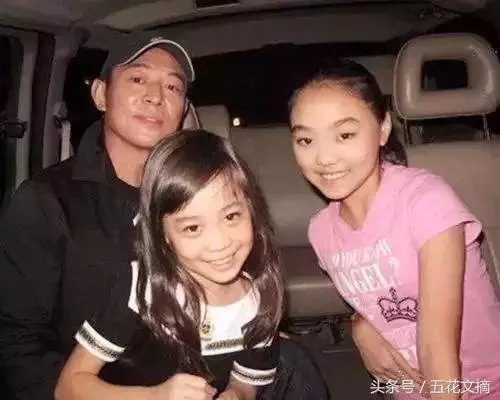 李連傑老婆利智近照曝光,看了照片後,網友: 怪不得李連傑身體這麼弱!