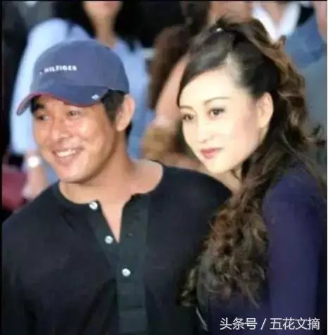 李連傑老婆利智近照曝光,看了照片後,網友: 怪不得李連傑身體這麼弱!