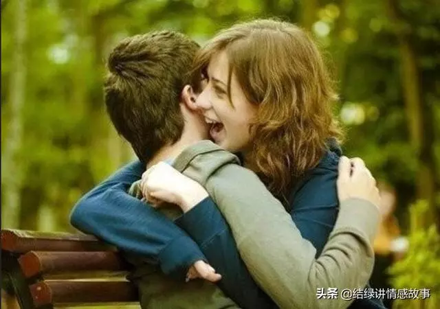 談婚論嫁時,准婆婆說:你都跟我兒子住在一起了,還辦什麼婚禮啊
