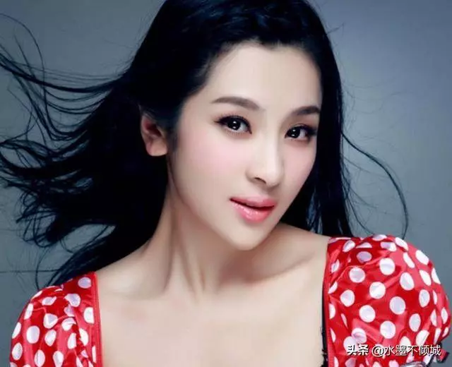 丈夫每個月工資拿走一半，說給母親，母親揭發他：一分錢沒給我！