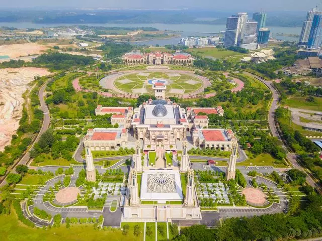 出國游首選這裡,海鮮白菜價,出門不迷路,超過一半人會說中文!