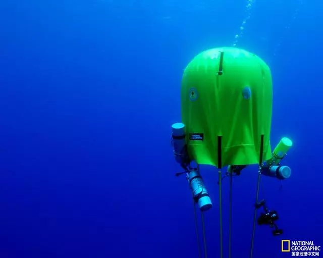 新型「帳篷」讓水下露營變得可能