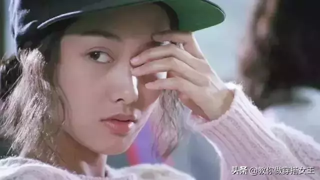看看朱茵張曼玉25年前的穿搭,甩現在很多女星一條街!
