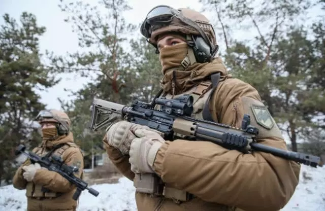 烏克蘭不敗軍團重返戰場,竟公然使用納粹標誌,美:嚴禁使用美械