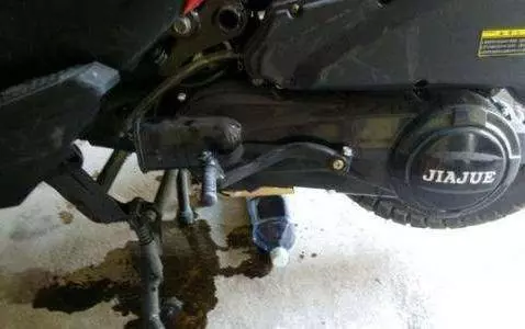 摩托車多久換一次機油?更換太頻繁會只會浪費錢,記住這個數