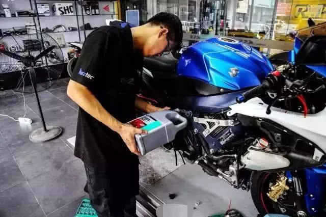 摩托車多久換一次機油?更換太頻繁會只會浪費錢,記住這個數