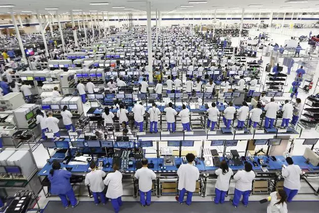 富士康美國建廠計劃突變,1.3萬名招工泡湯,特朗普緊急致電施壓