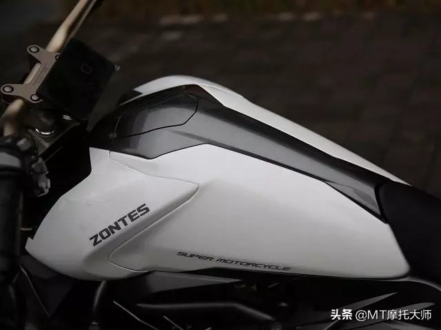 售價26800元,升仕310V太子新春亮相,做工精緻,還可以連接手機