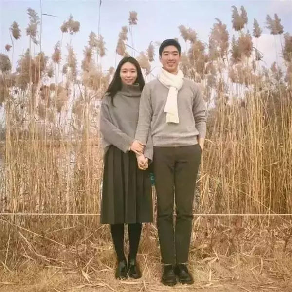 小夫妻「只用同一種姿勢」IG紅翻天!結婚3年甜蜜到大贏其他夫妻