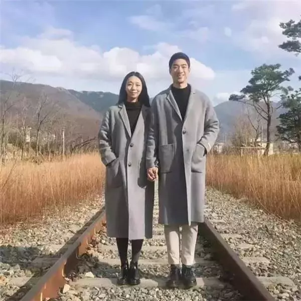 小夫妻「只用同一種姿勢」IG紅翻天!結婚3年甜蜜到大贏其他夫妻