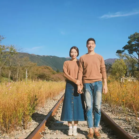 小夫妻「只用同一種姿勢」IG紅翻天!結婚3年甜蜜到大贏其他夫妻