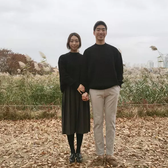 小夫妻「只用同一種姿勢」IG紅翻天!結婚3年甜蜜到大贏其他夫妻