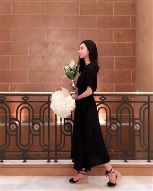 小夫妻「只用同一種姿勢」IG紅翻天!結婚3年甜蜜到大贏其他夫妻