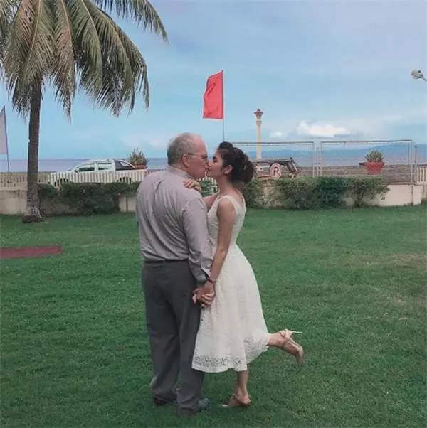 信佛的「泰國女優」息影嫁給72歲富豪成人妻!5年後的離婚發言讓大家覺得女方「扯炸又白目」!