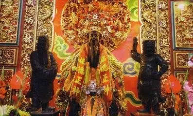 今天福德正神送財來了!你家有屬這8生肖的人嗎?(請為了他們轉一轉,2019年轉出好運來)