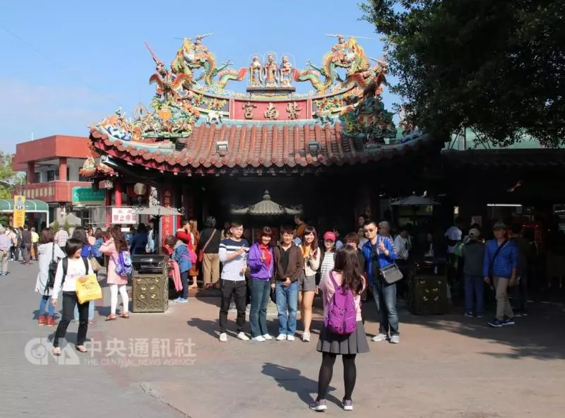 領錢母借金吃丁酒 紫南宮小廟創新行銷