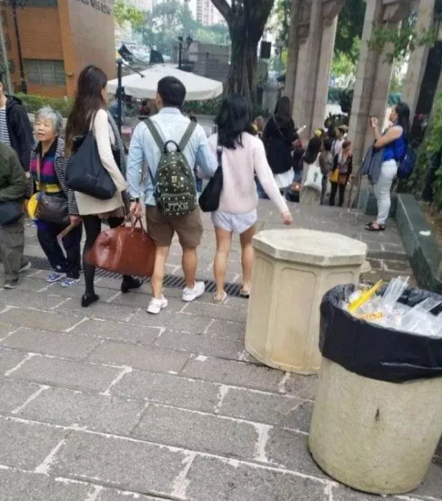 林青霞23歲大女兒與男友逛街,坐擁5億卻打扮的一言難盡!